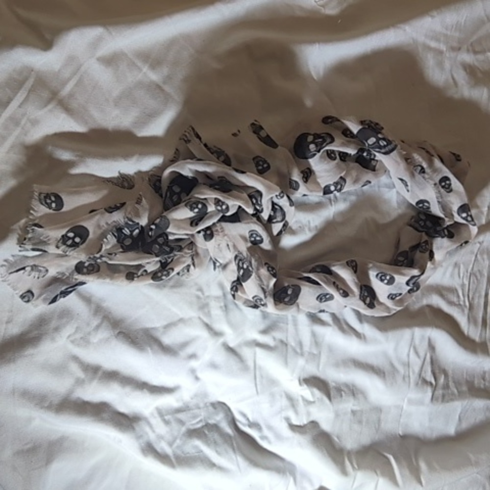 Women's printed village skull print scarf